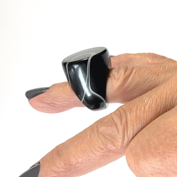 Vintage Size 6.25 Lucite Ring Chunky Flat Top Dome Black Swirl Unisex Geometric - Picture 1 of 13